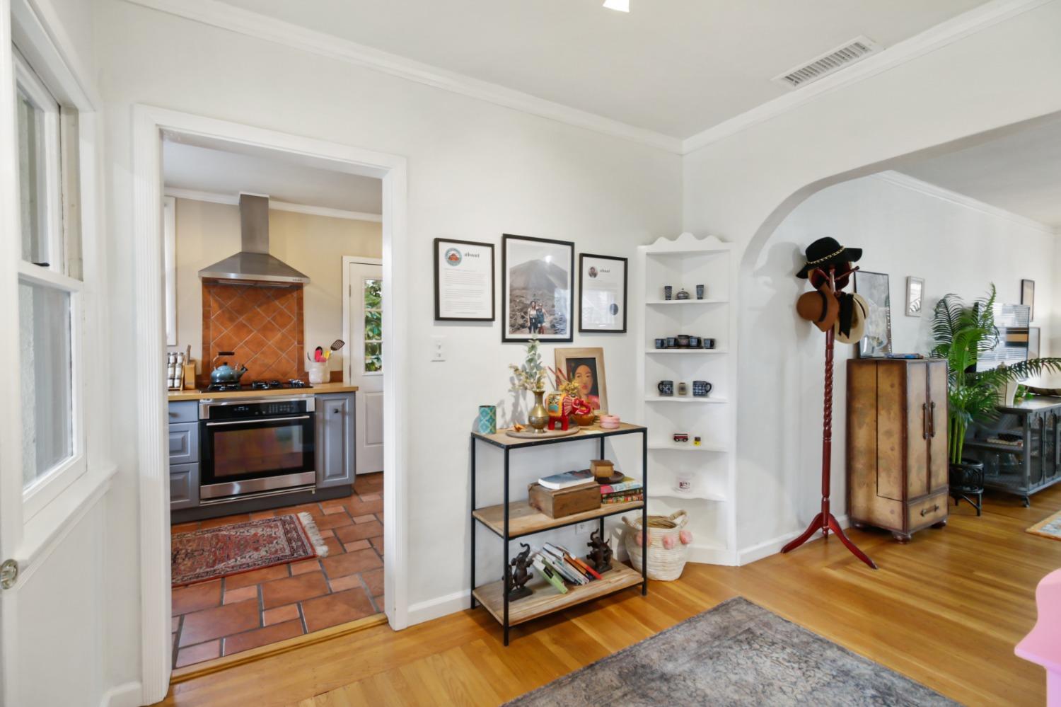 27Th Street, Sacramento, CA, 95816-3706