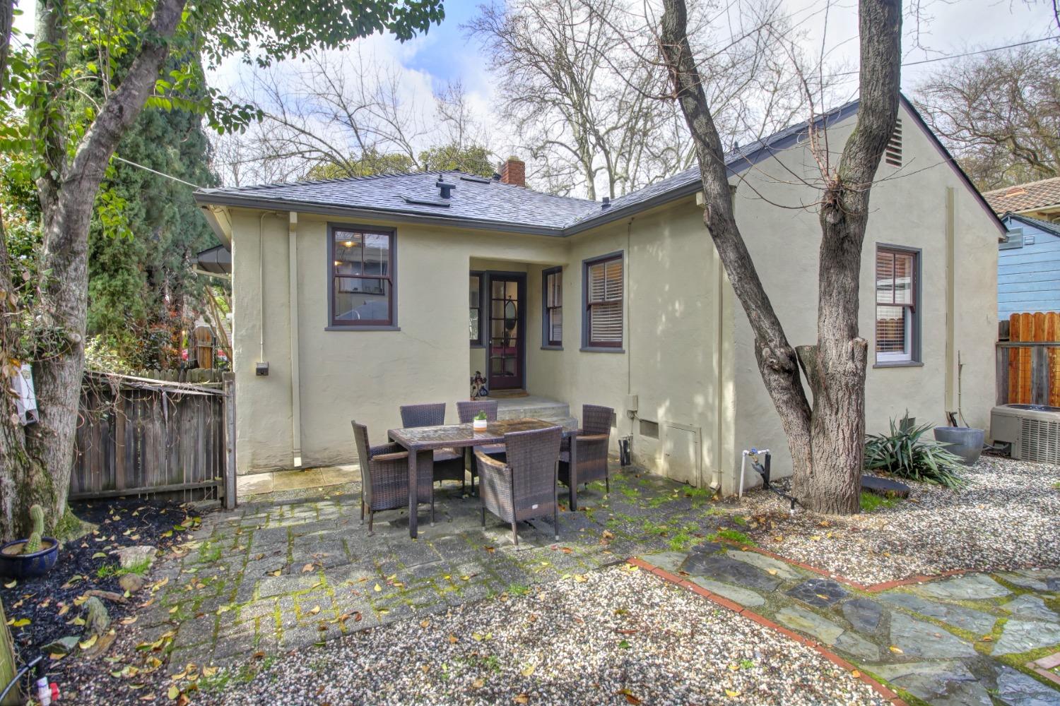 27Th Street, Sacramento, CA, 95816-3706