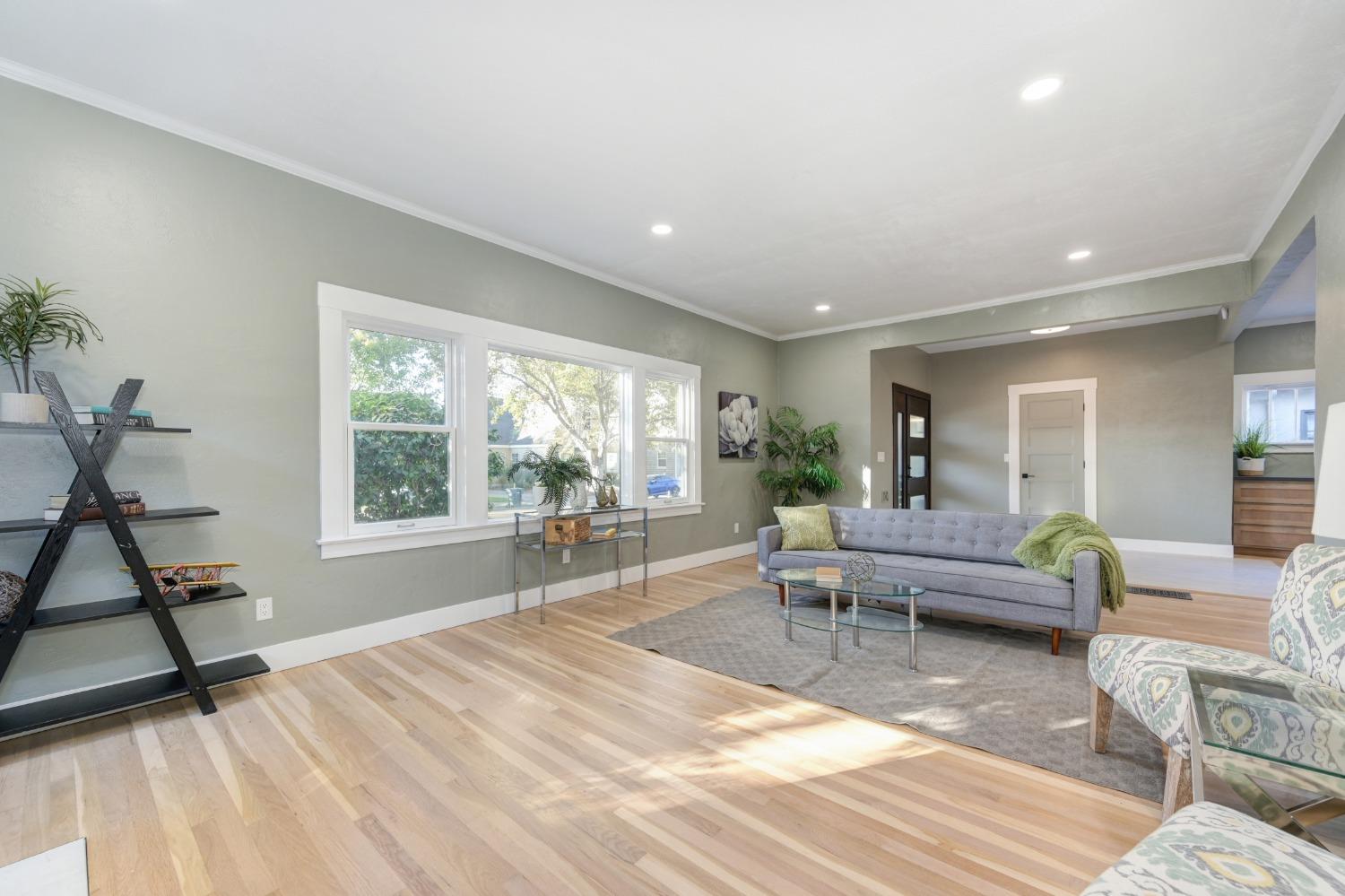 Detail Gallery Image 14 of 36 For 1045 35th St, Sacramento,  CA 95816 - 3 Beds | 2 Baths