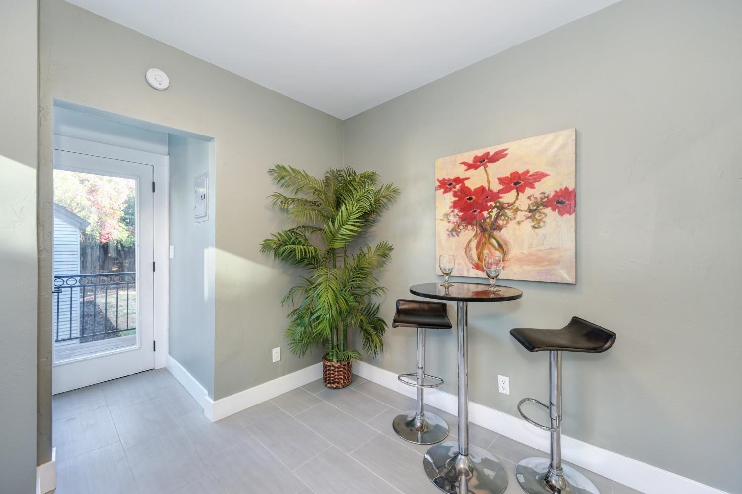 Detail Gallery Image 17 of 36 For 1045 35th St, Sacramento,  CA 95816 - 3 Beds | 2 Baths