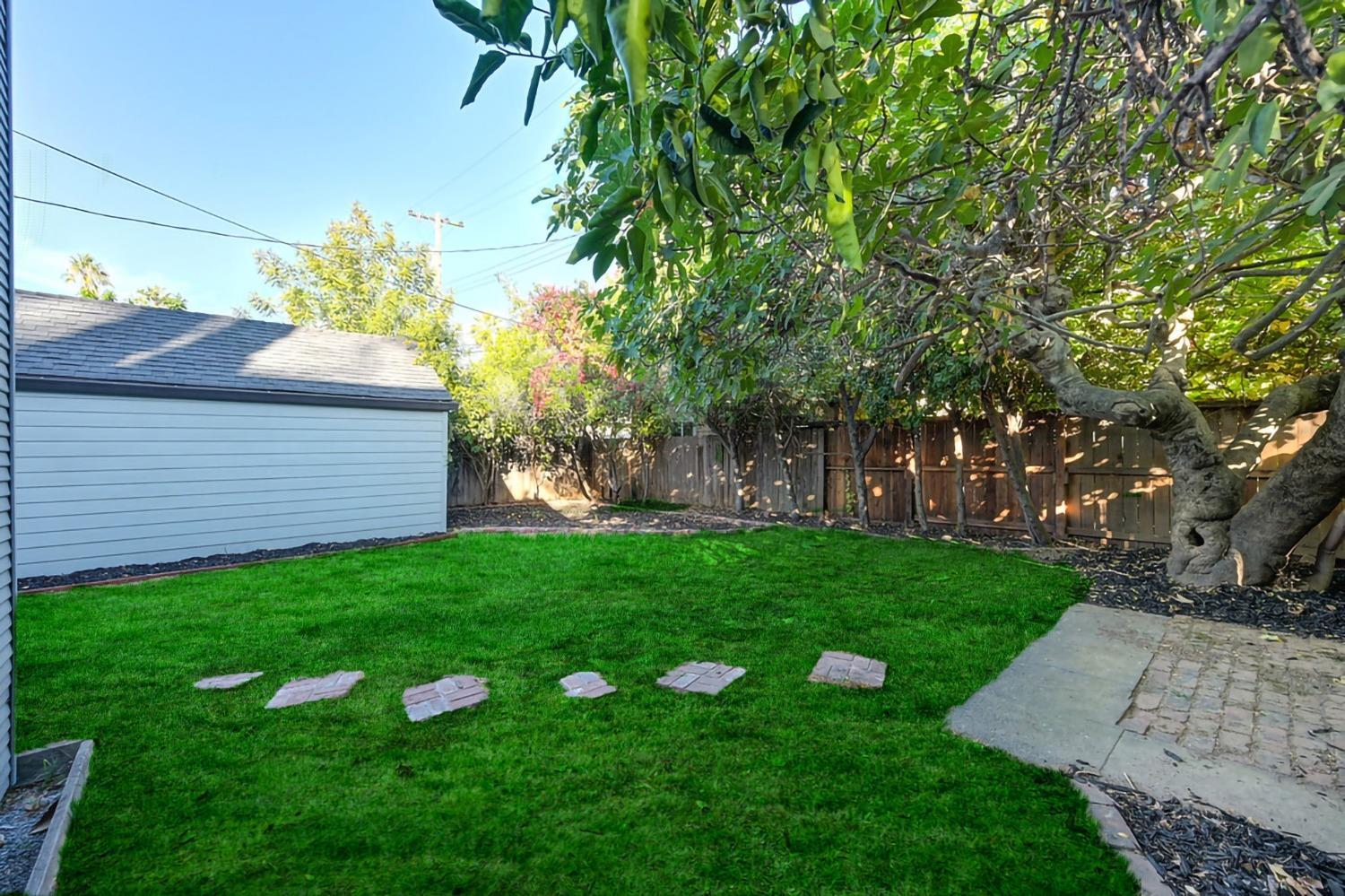 Detail Gallery Image 35 of 36 For 1045 35th St, Sacramento,  CA 95816 - 3 Beds | 2 Baths