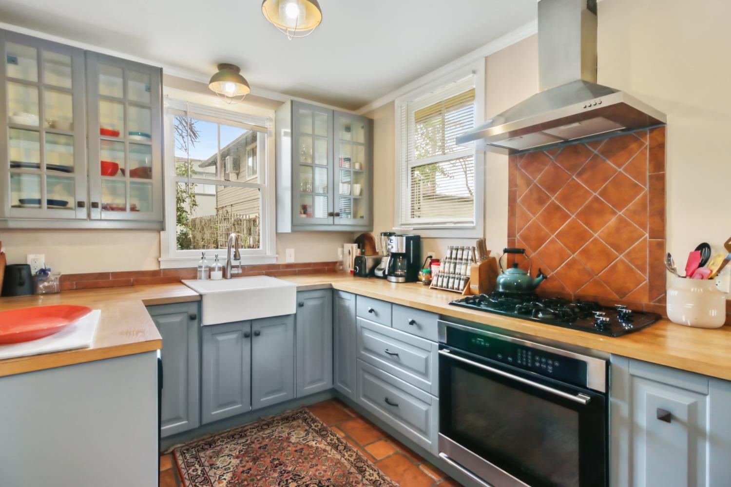 27Th Street, Sacramento, CA, 95816-3706