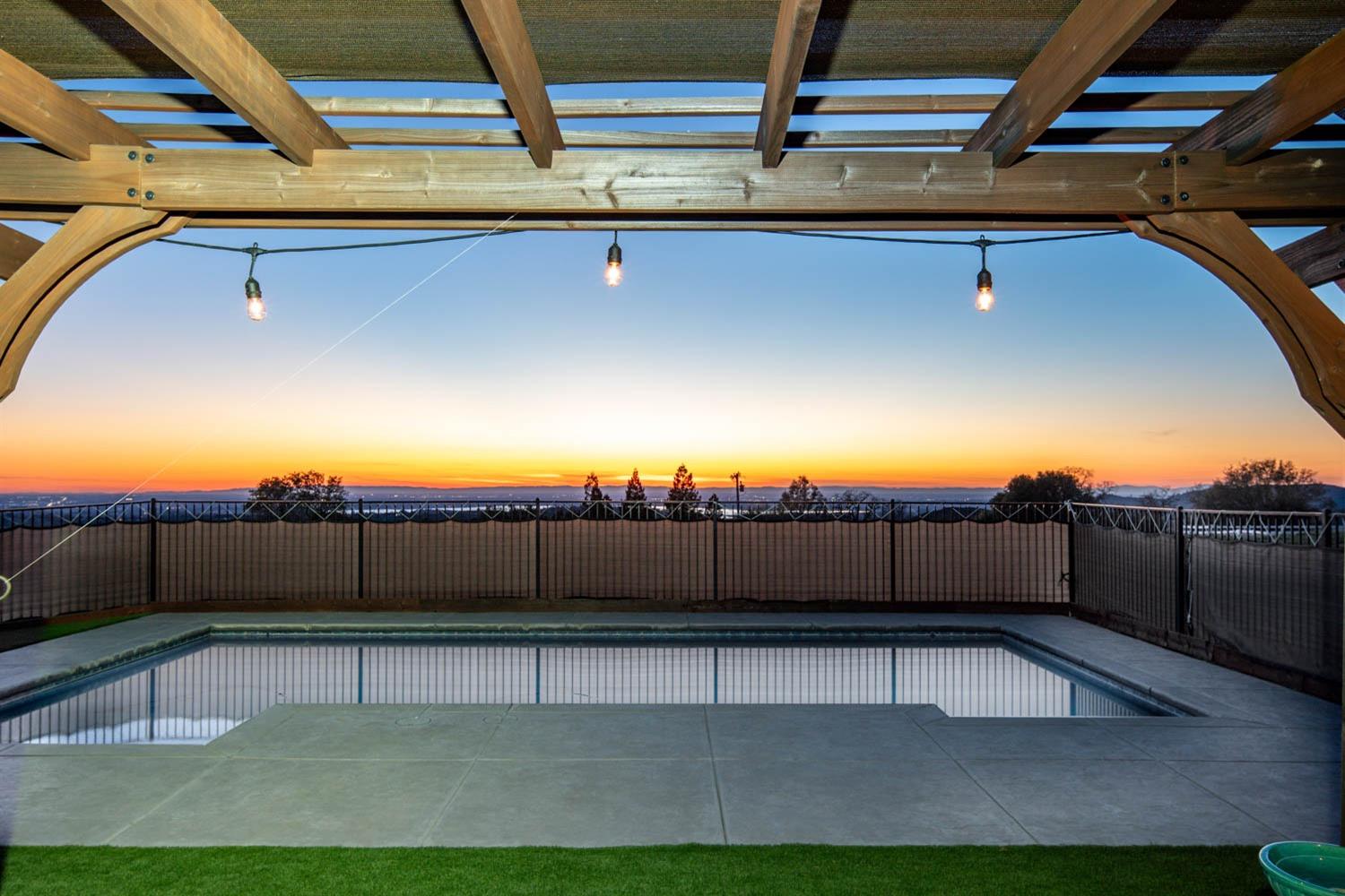Detail Gallery Image 8 of 88 For 2661 Mountain Oak, Rescue,  CA 95672 - 3 Beds | 3 Baths