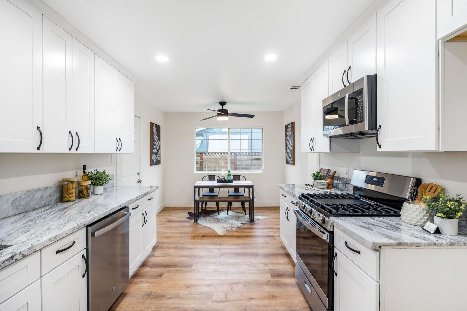 Detail Gallery Image 9 of 40 For 7645 22nd St, Sacramento,  CA 95832 - 4 Beds | 2 Baths