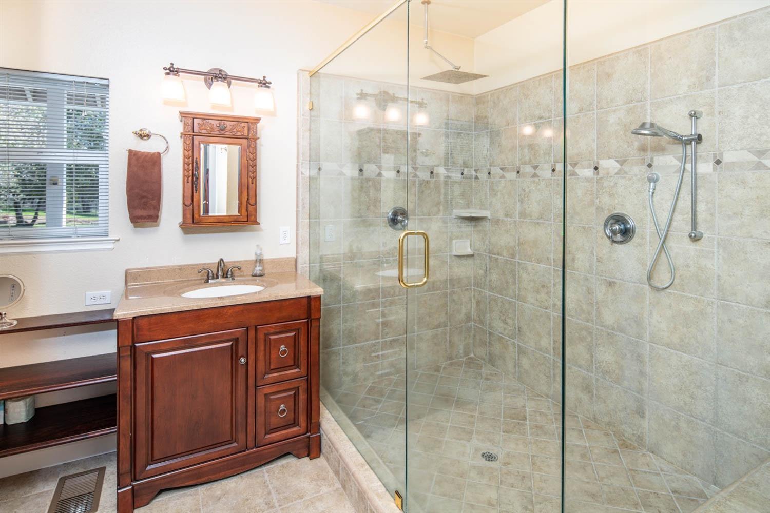 Detail Gallery Image 34 of 88 For 2661 Mountain Oak, Rescue,  CA 95672 - 3 Beds | 3 Baths