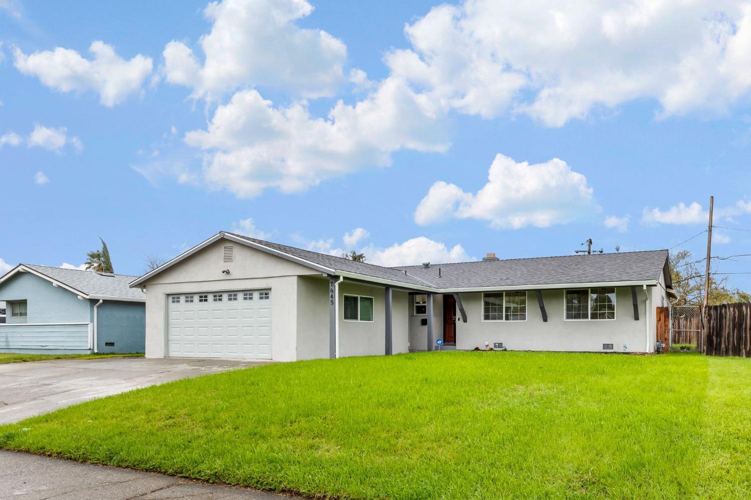 Detail Gallery Image 2 of 40 For 7645 22nd St, Sacramento,  CA 95832 - 4 Beds | 2 Baths