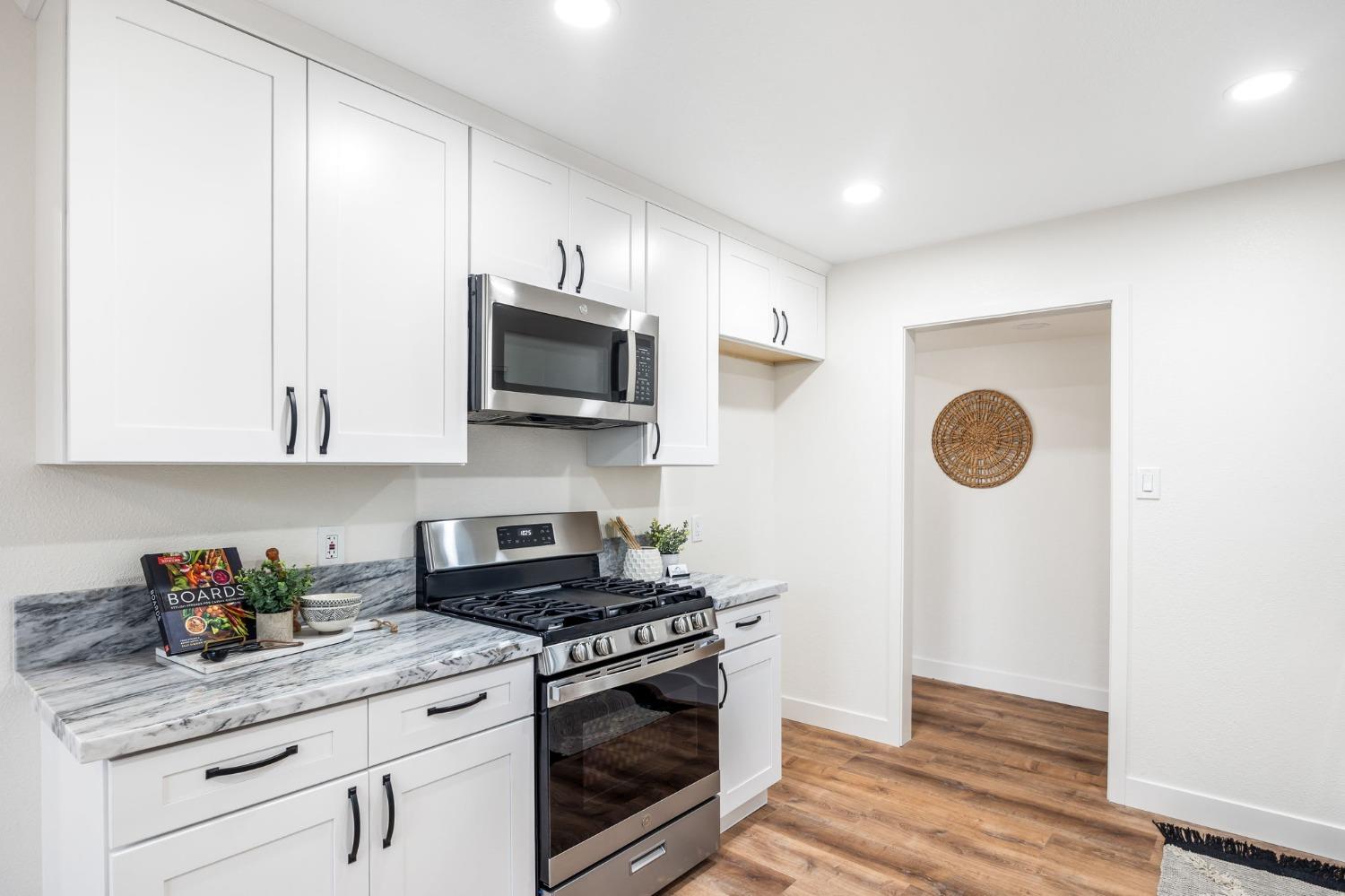 Detail Gallery Image 7 of 40 For 7645 22nd St, Sacramento,  CA 95832 - 4 Beds | 2 Baths