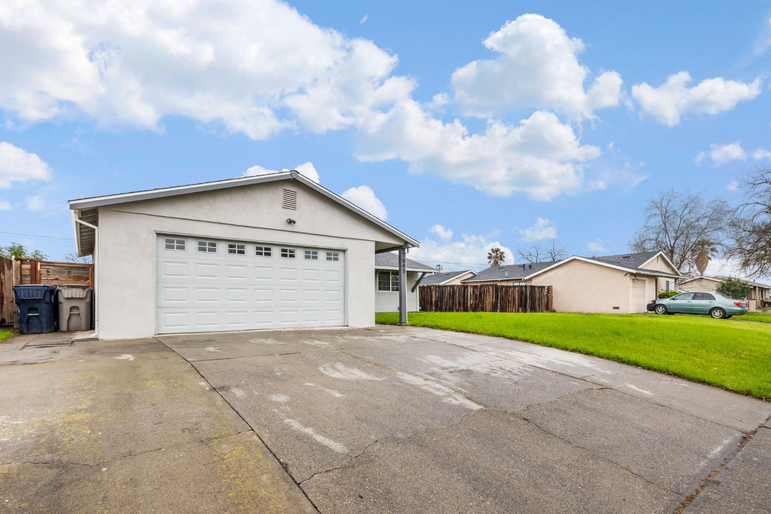 Detail Gallery Image 4 of 40 For 7645 22nd St, Sacramento,  CA 95832 - 4 Beds | 2 Baths