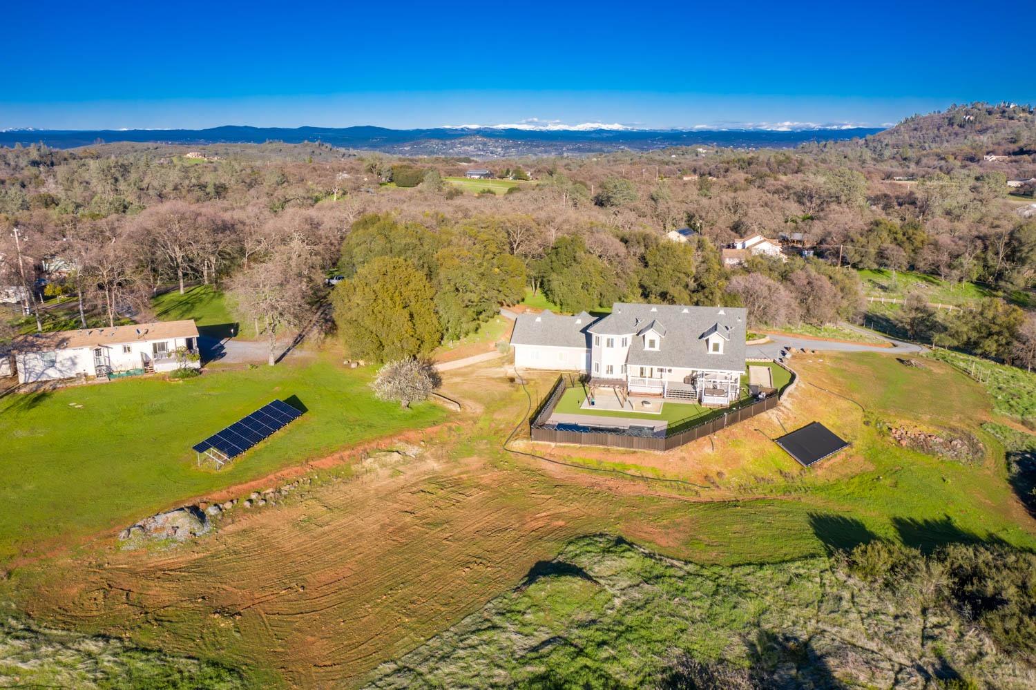 Detail Gallery Image 10 of 88 For 2661 Mountain Oak, Rescue,  CA 95672 - 3 Beds | 3 Baths