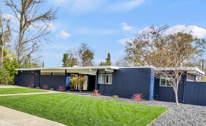 Detail Gallery Image 1 of 1 For 6465 Fordham Way, Sacramento,  CA 95831 - 4 Beds | 2 Baths