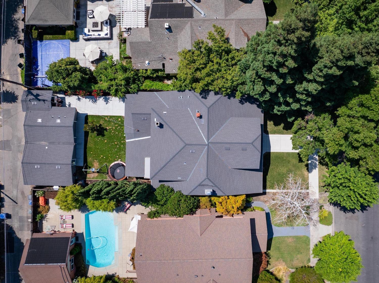 Detail Gallery Image 2 of 50 For 214 Magnolia Ave, Modesto,  CA 95354 - 4 Beds | 3/3 Baths