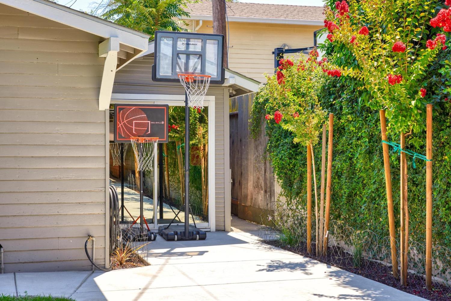 Detail Gallery Image 48 of 50 For 214 Magnolia Ave, Modesto,  CA 95354 - 4 Beds | 3/3 Baths