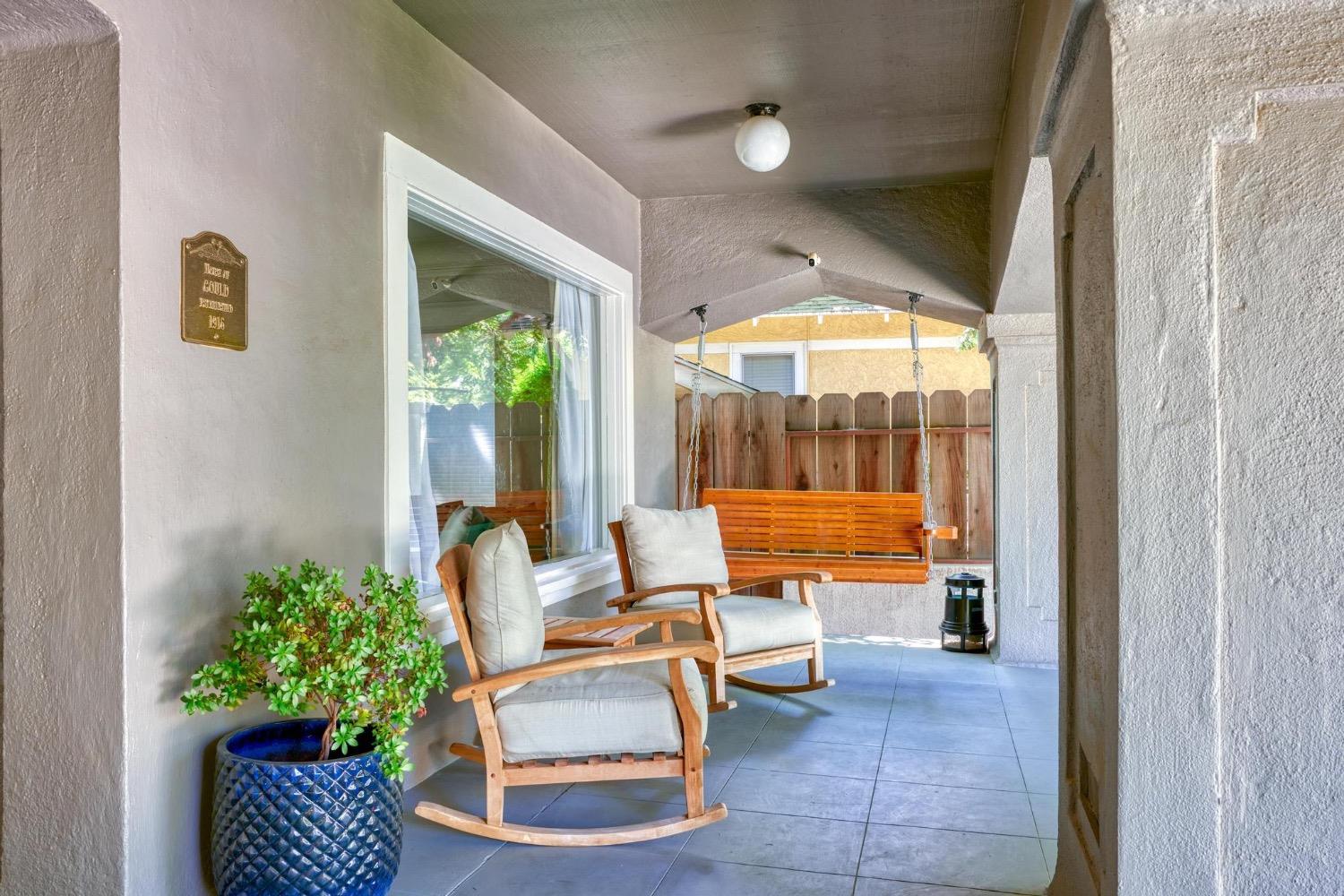Detail Gallery Image 6 of 50 For 214 Magnolia Ave, Modesto,  CA 95354 - 4 Beds | 3/3 Baths