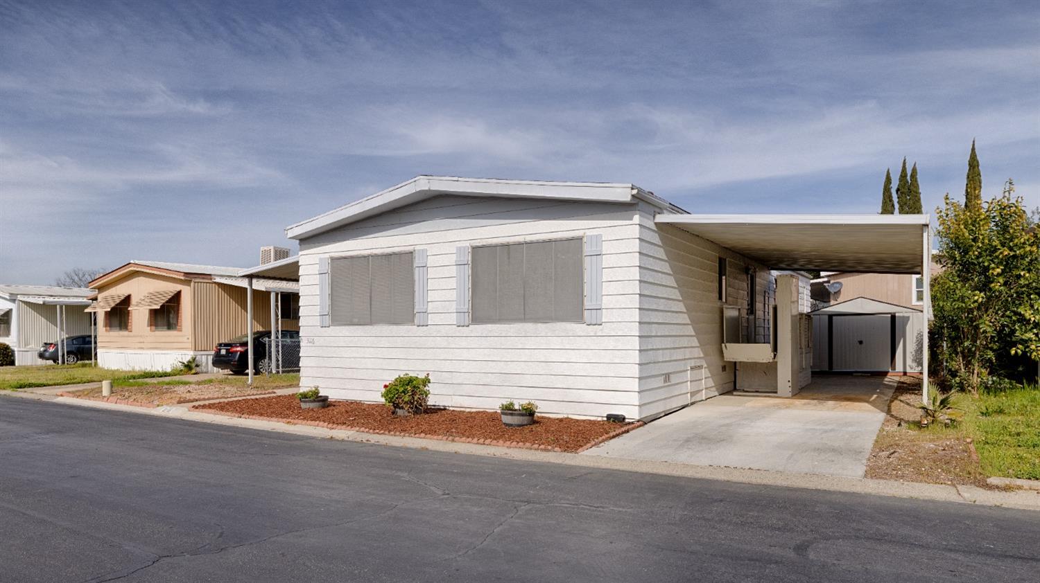 Detail Gallery Image 1 of 27 For 3116 Tory Ln, Sacramento,  CA 95827 - 2 Beds | 2 Baths