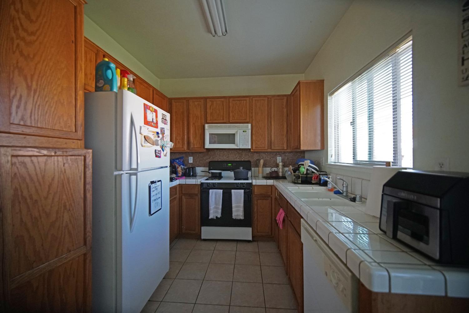 Detail Gallery Image 9 of 16 For 7969 Tantura Way, Sacramento,  CA 95832 - 3 Beds | 2 Baths