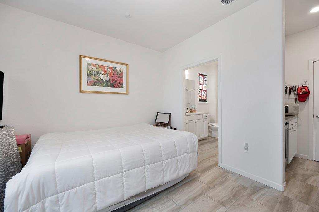 Summer Holly Way, Sacramento, California image 9