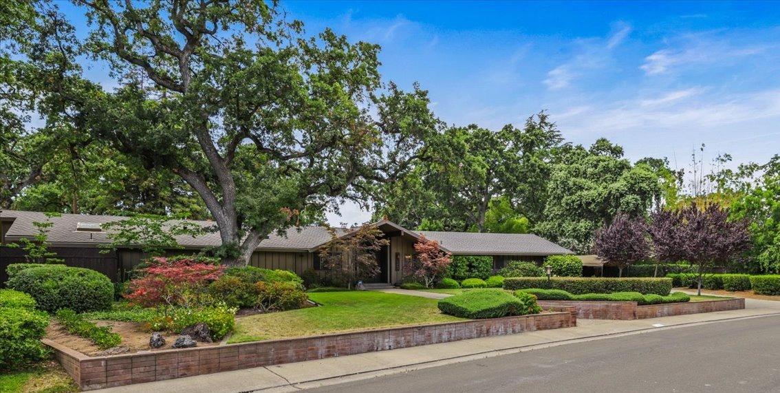 Detail Gallery Image 3 of 89 For 7209 Woodside Dr, Stockton,  CA 95207 - 4 Beds | 2/1 Baths