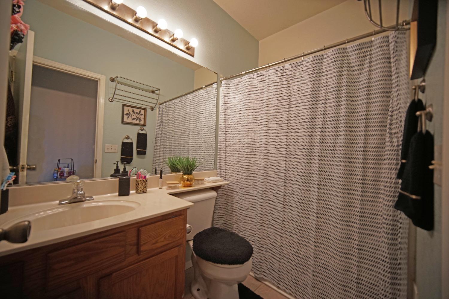 Detail Gallery Image 11 of 16 For 7969 Tantura Way, Sacramento,  CA 95832 - 3 Beds | 2 Baths