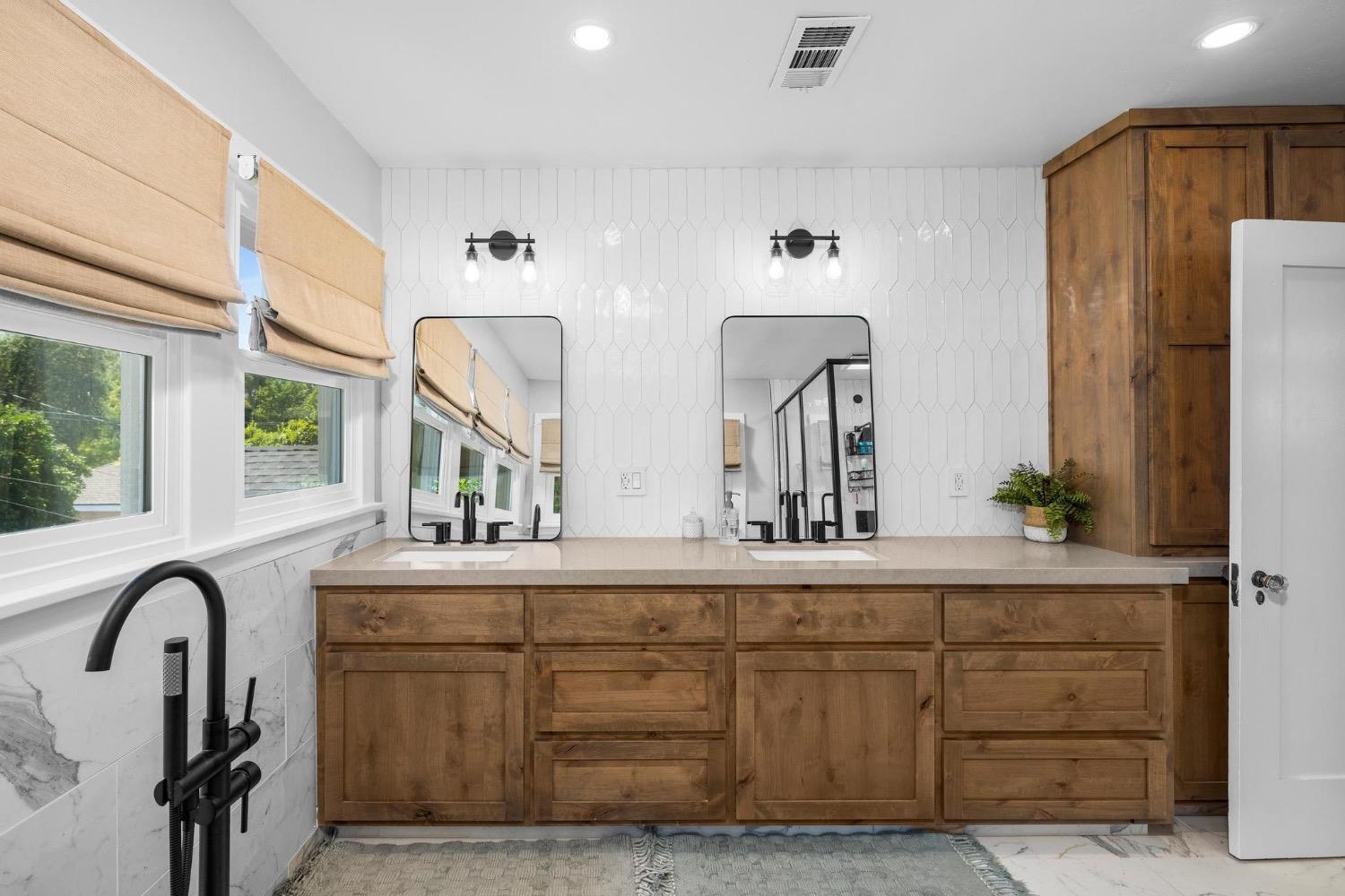 Detail Gallery Image 33 of 50 For 214 Magnolia Ave, Modesto,  CA 95354 - 4 Beds | 3/3 Baths