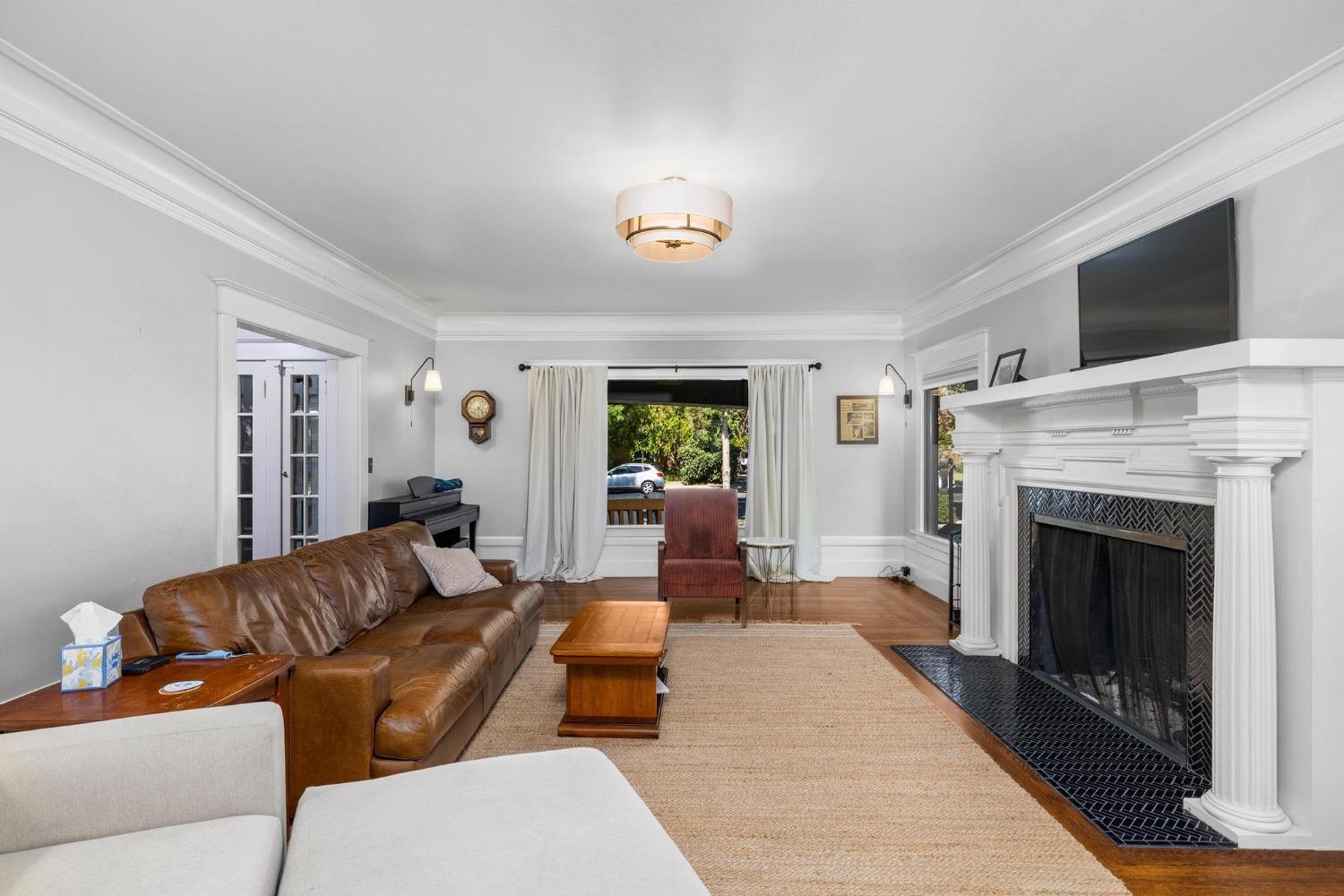 Detail Gallery Image 12 of 50 For 214 Magnolia Ave, Modesto,  CA 95354 - 4 Beds | 3/3 Baths