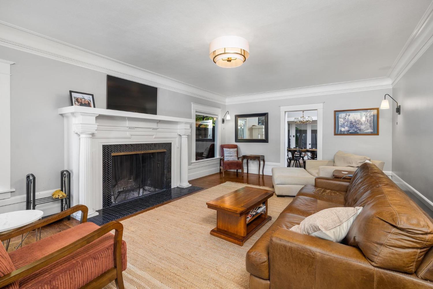 Detail Gallery Image 10 of 50 For 214 Magnolia Ave, Modesto,  CA 95354 - 4 Beds | 3/3 Baths