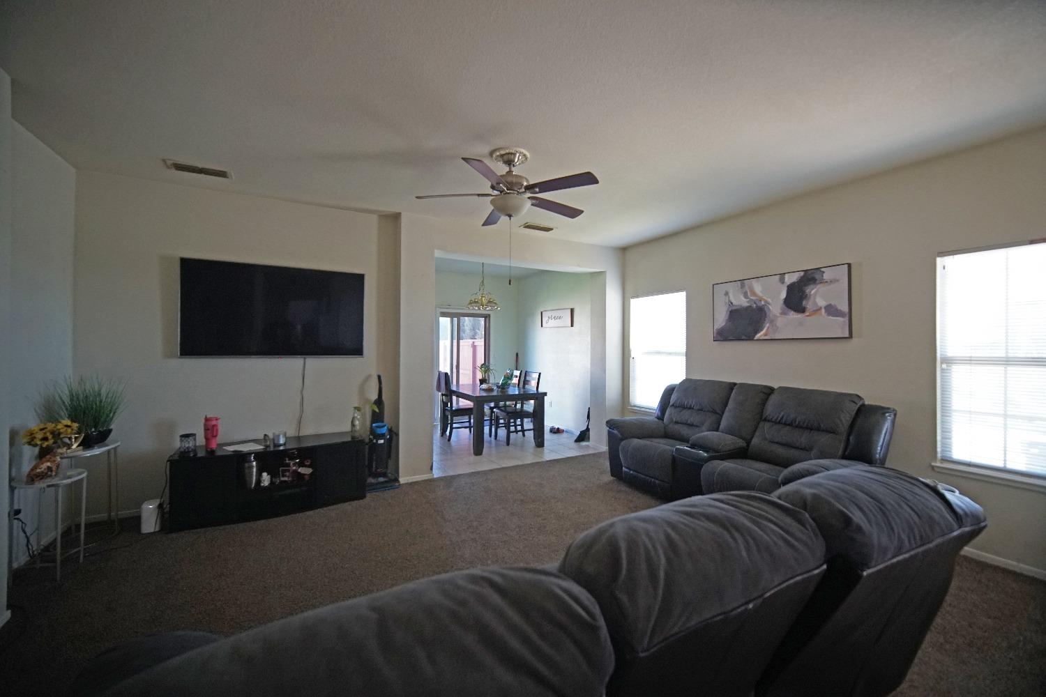 Detail Gallery Image 6 of 16 For 7969 Tantura Way, Sacramento,  CA 95832 - 3 Beds | 2 Baths