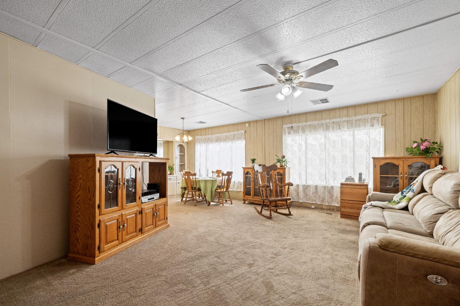 Detail Gallery Image 7 of 27 For 3116 Tory Ln, Sacramento,  CA 95827 - 2 Beds | 2 Baths