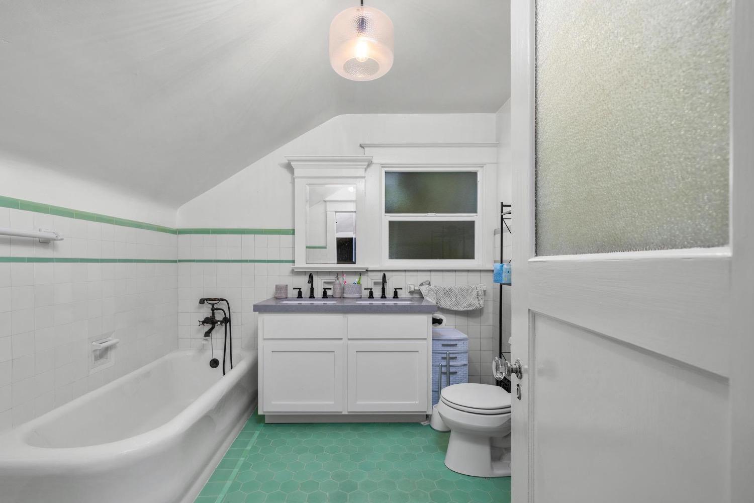 Detail Gallery Image 39 of 50 For 214 Magnolia Ave, Modesto,  CA 95354 - 4 Beds | 3/3 Baths