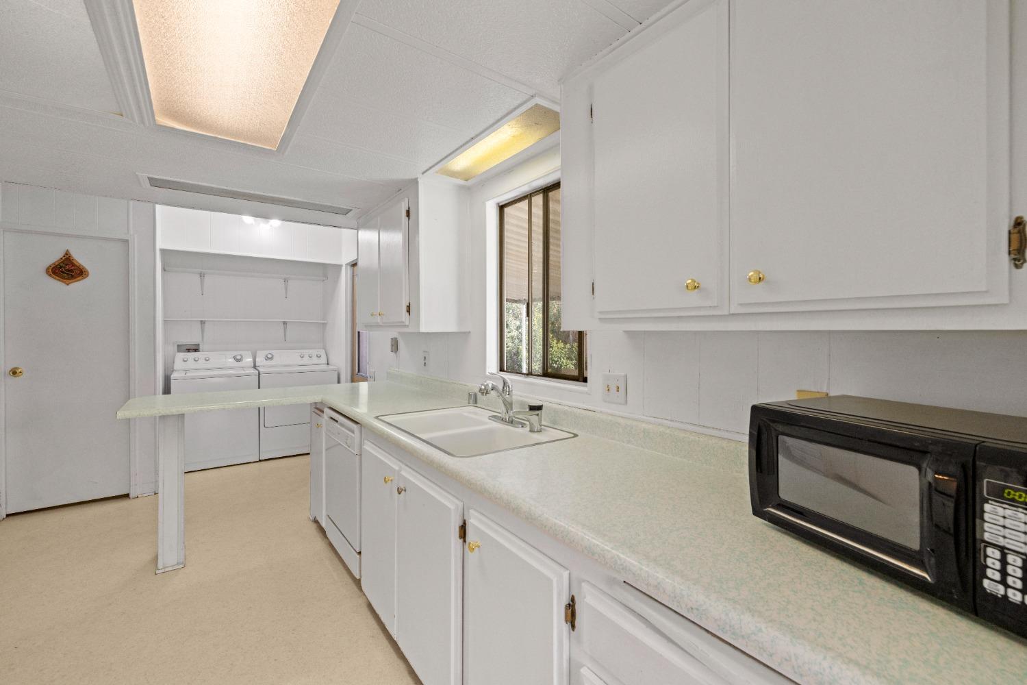 Detail Gallery Image 12 of 27 For 3116 Tory Ln, Sacramento,  CA 95827 - 2 Beds | 2 Baths