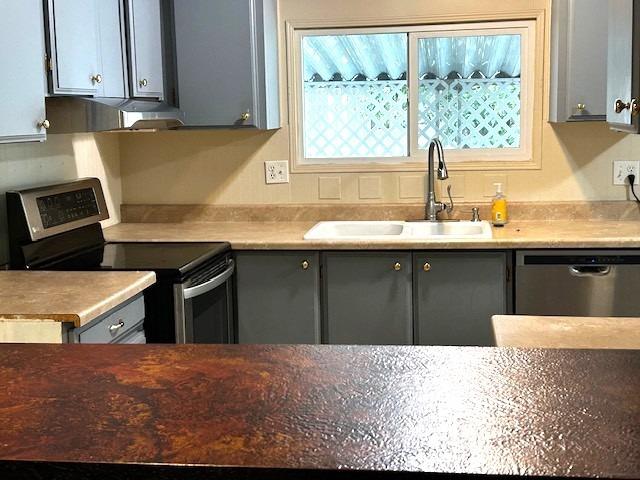 Detail Gallery Image 8 of 19 For 232 Madera Dr, Lodi,  CA 95240 - 3 Beds | 2 Baths