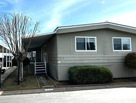 Detail Gallery Image 3 of 19 For 232 Madera Dr, Lodi,  CA 95240 - 3 Beds | 2 Baths