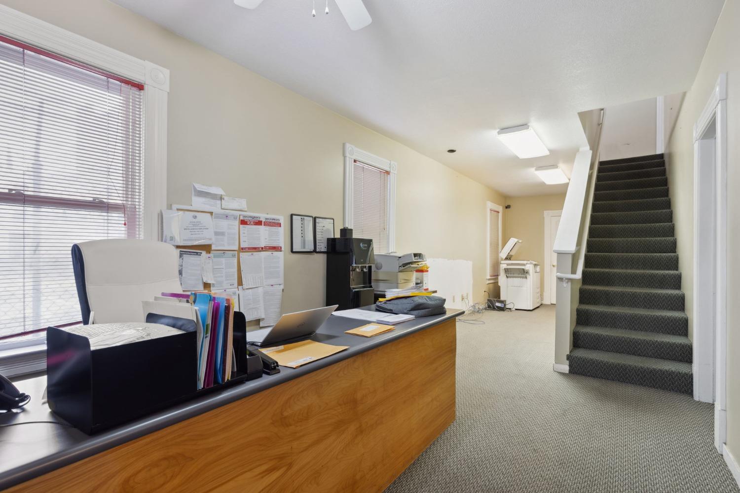 Detail Gallery Image 3 of 19 For 1823 11th St, Sacramento,  CA 95811 - – Beds | – Baths
