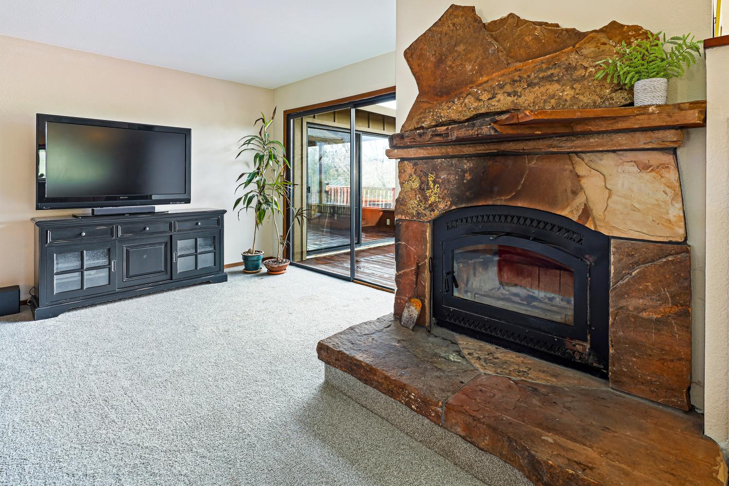 Detail Gallery Image 3 of 86 For 8812 Miwok Trl, Mokelumne Hill,  CA 95245 - 3 Beds | 4 Baths