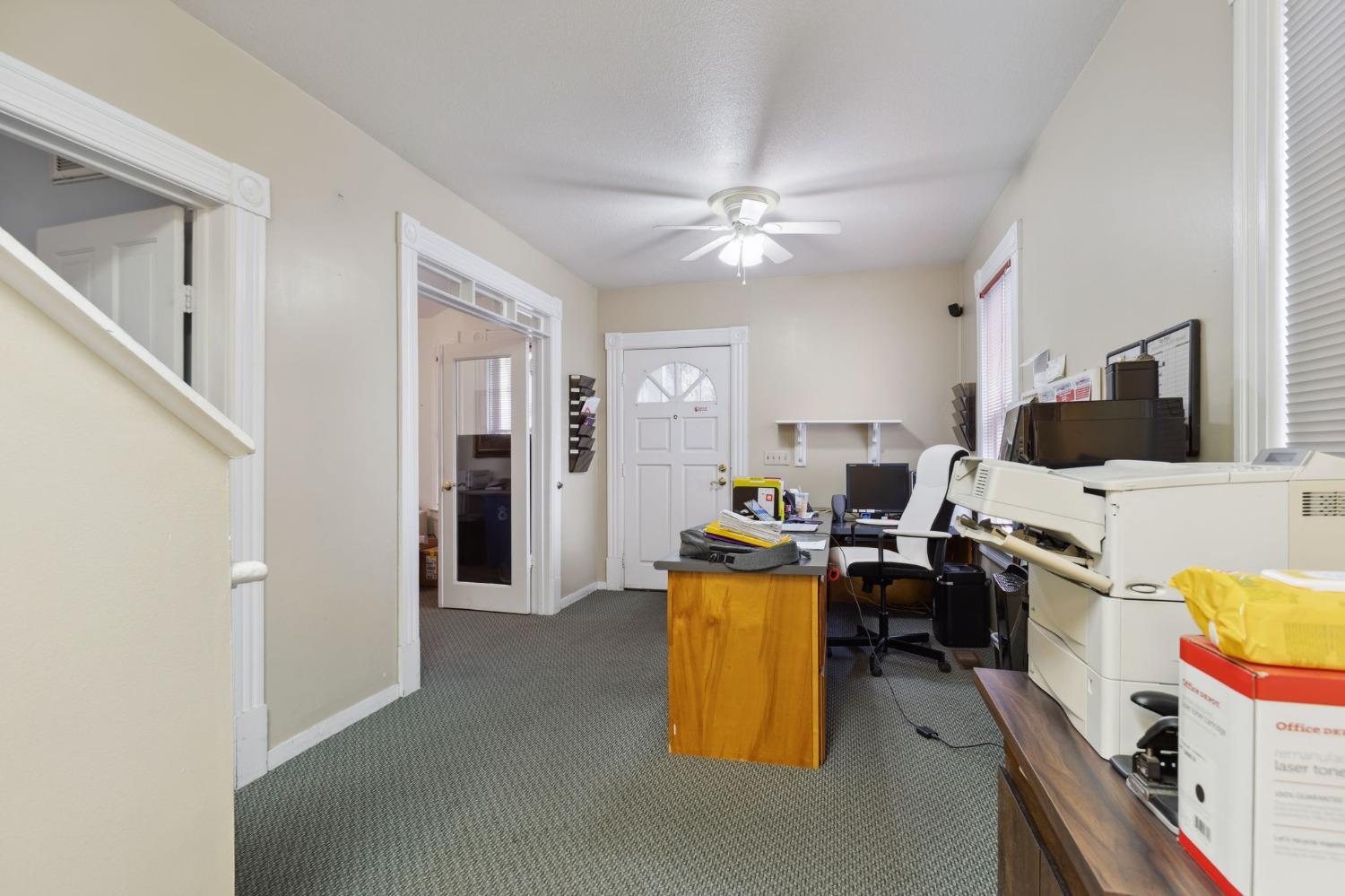 Detail Gallery Image 5 of 19 For 1823 11th St, Sacramento,  CA 95811 - – Beds | – Baths