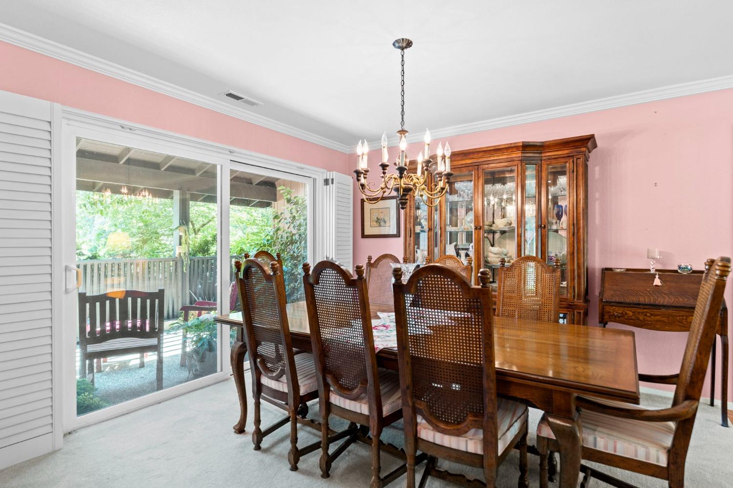 Mira Del Rio Drive, Sacramento, California image 19