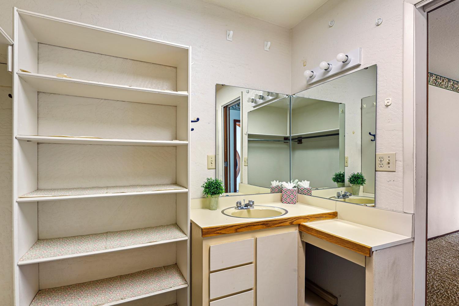 Detail Gallery Image 26 of 86 For 8812 Miwok Trl, Mokelumne Hill,  CA 95245 - 3 Beds | 4 Baths