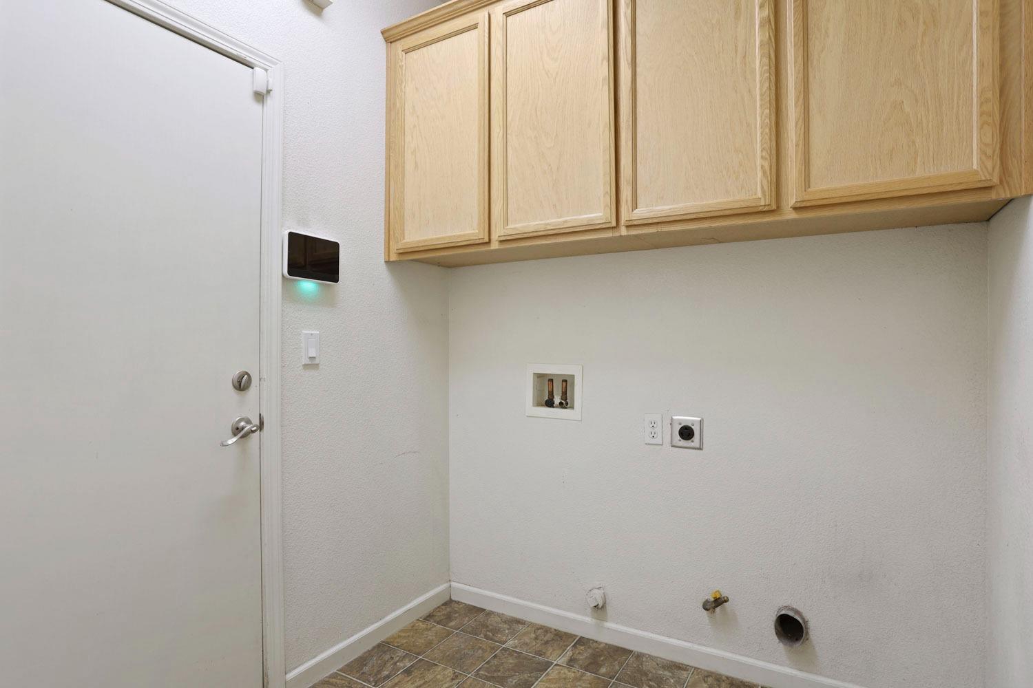 Detail Gallery Image 14 of 32 For 2050 Moss Oak Way, Stockton,  CA 95205 - 3 Beds | 2 Baths