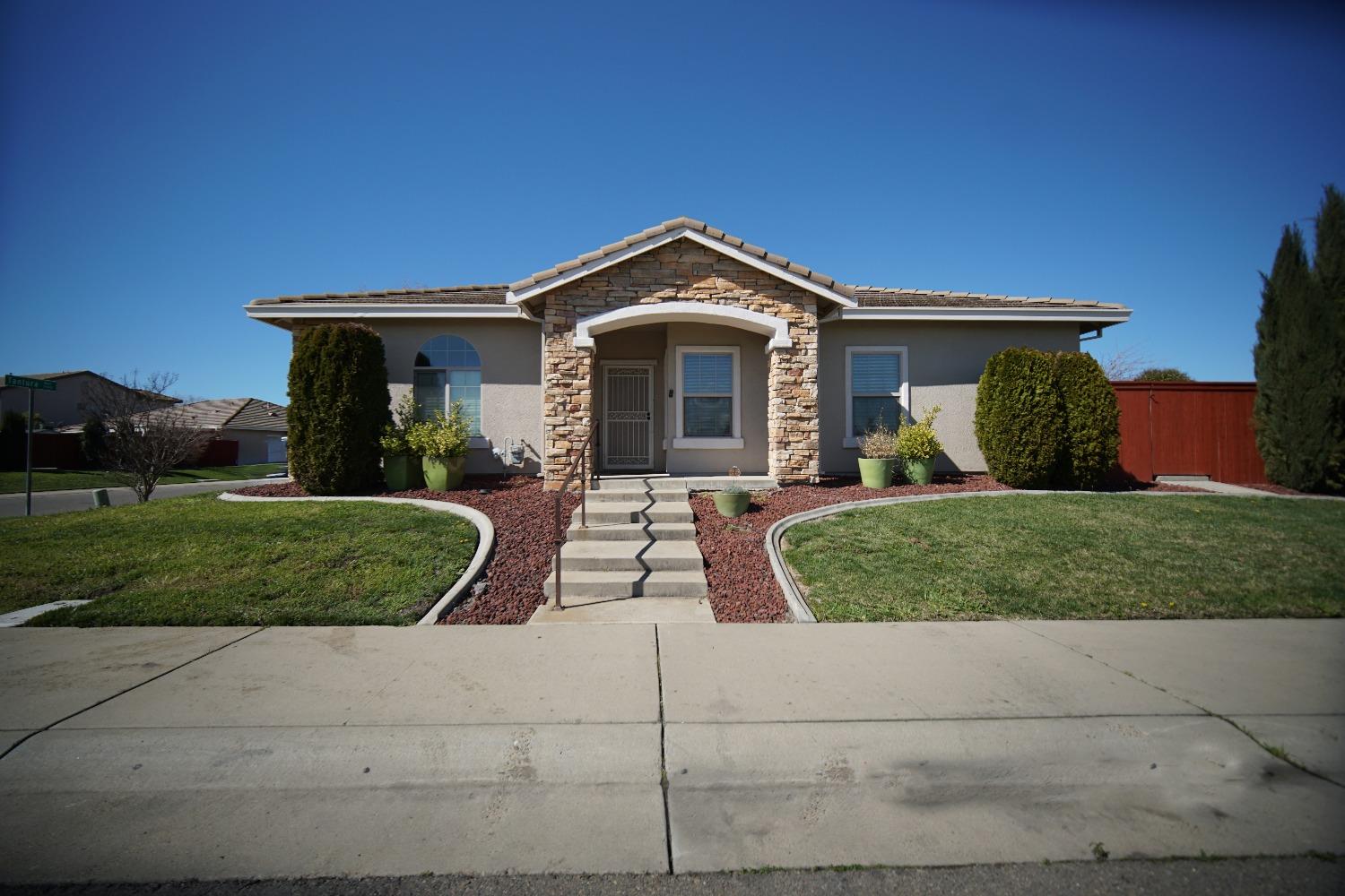 Detail Gallery Image 1 of 16 For 7969 Tantura Way, Sacramento,  CA 95832 - 3 Beds | 2 Baths