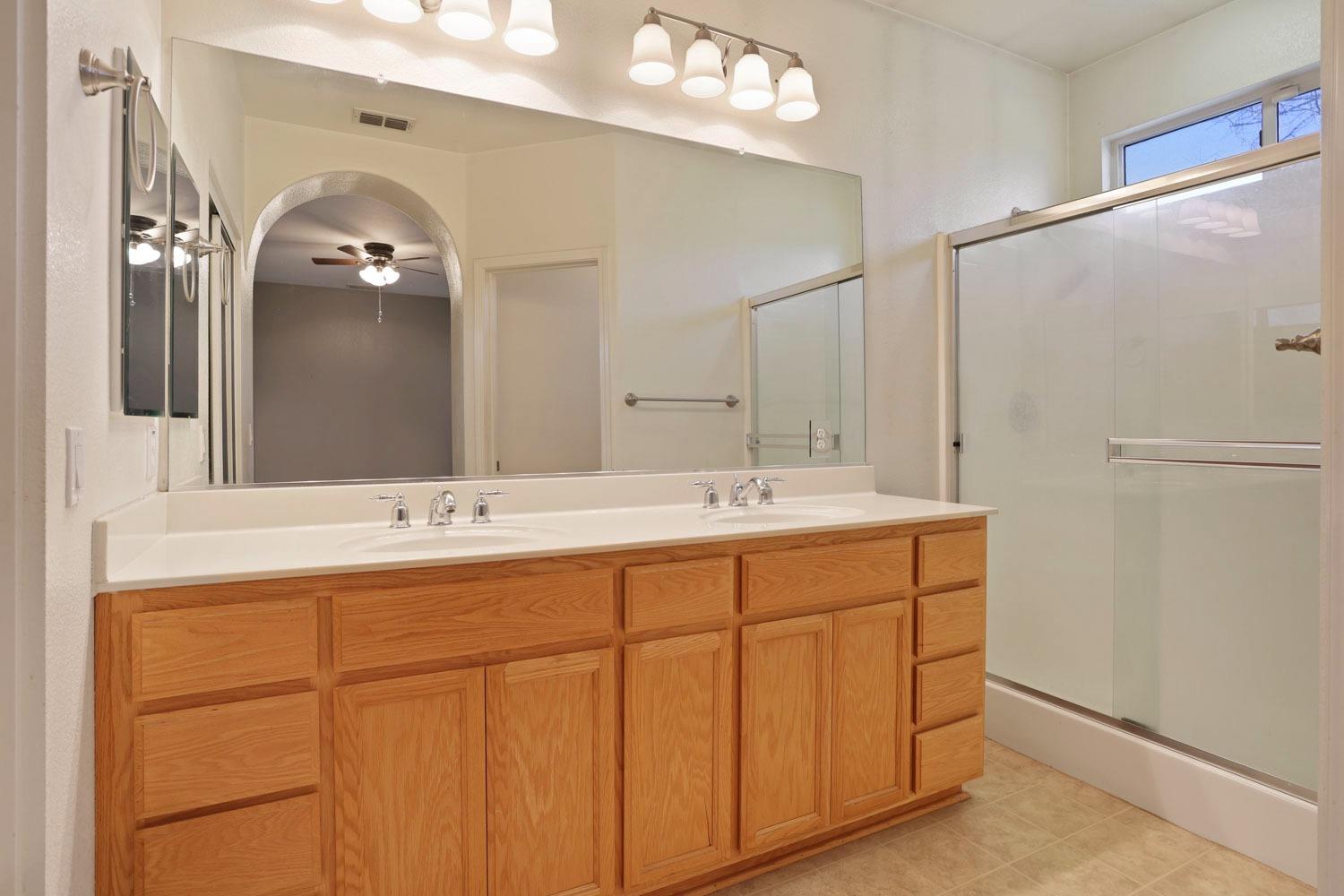 Detail Gallery Image 19 of 32 For 2050 Moss Oak Way, Stockton,  CA 95205 - 3 Beds | 2 Baths