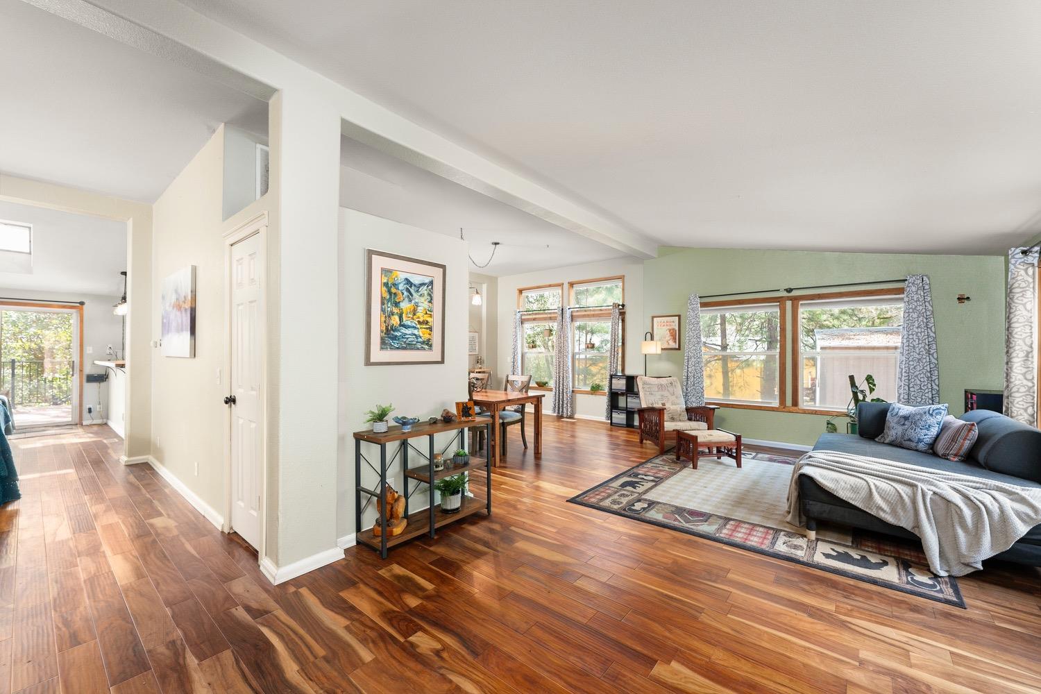 Detail Gallery Image 6 of 83 For 5279 Crestline Dr, Foresthill,  CA 95631 - 3 Beds | 2 Baths