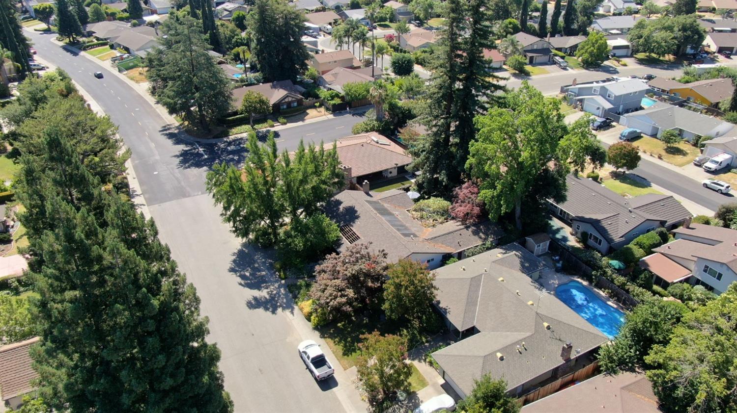 Mira Del Rio Drive, Sacramento, California image 46