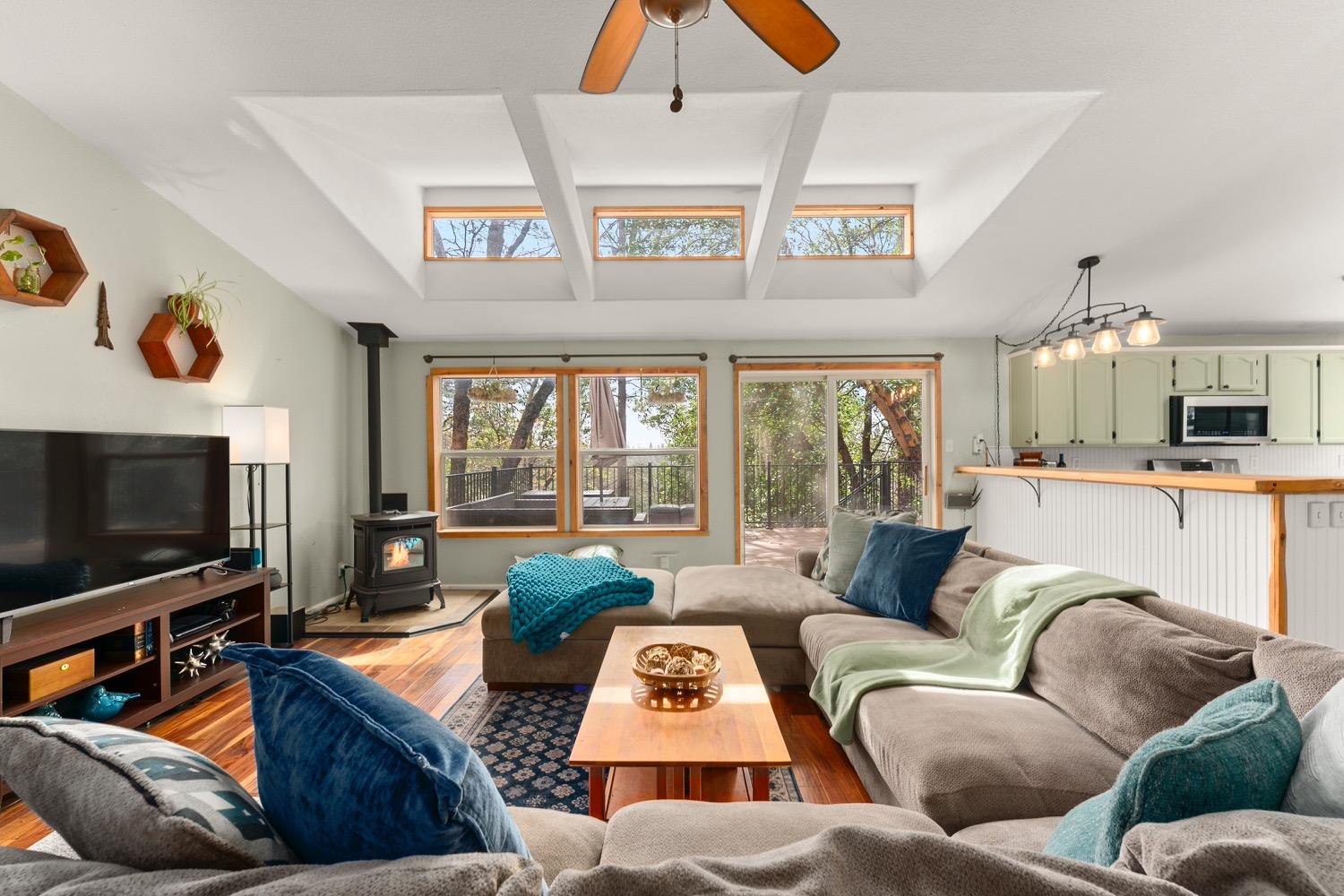 Detail Gallery Image 23 of 83 For 5279 Crestline Dr, Foresthill,  CA 95631 - 3 Beds | 2 Baths