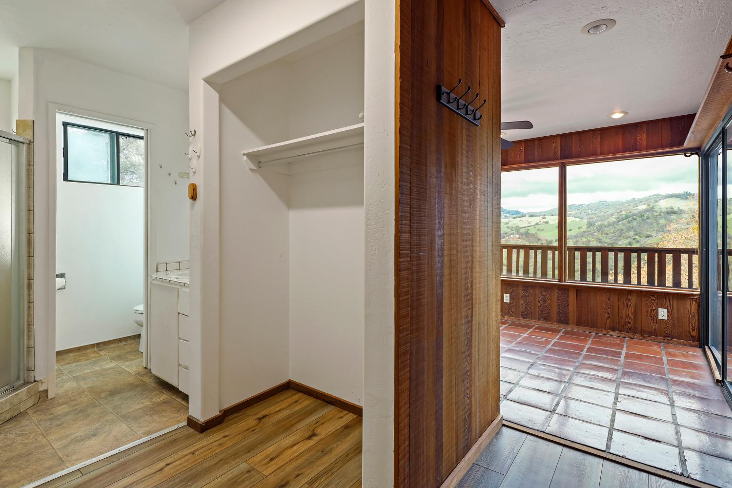 Detail Gallery Image 28 of 86 For 8812 Miwok Trl, Mokelumne Hill,  CA 95245 - 3 Beds | 4 Baths
