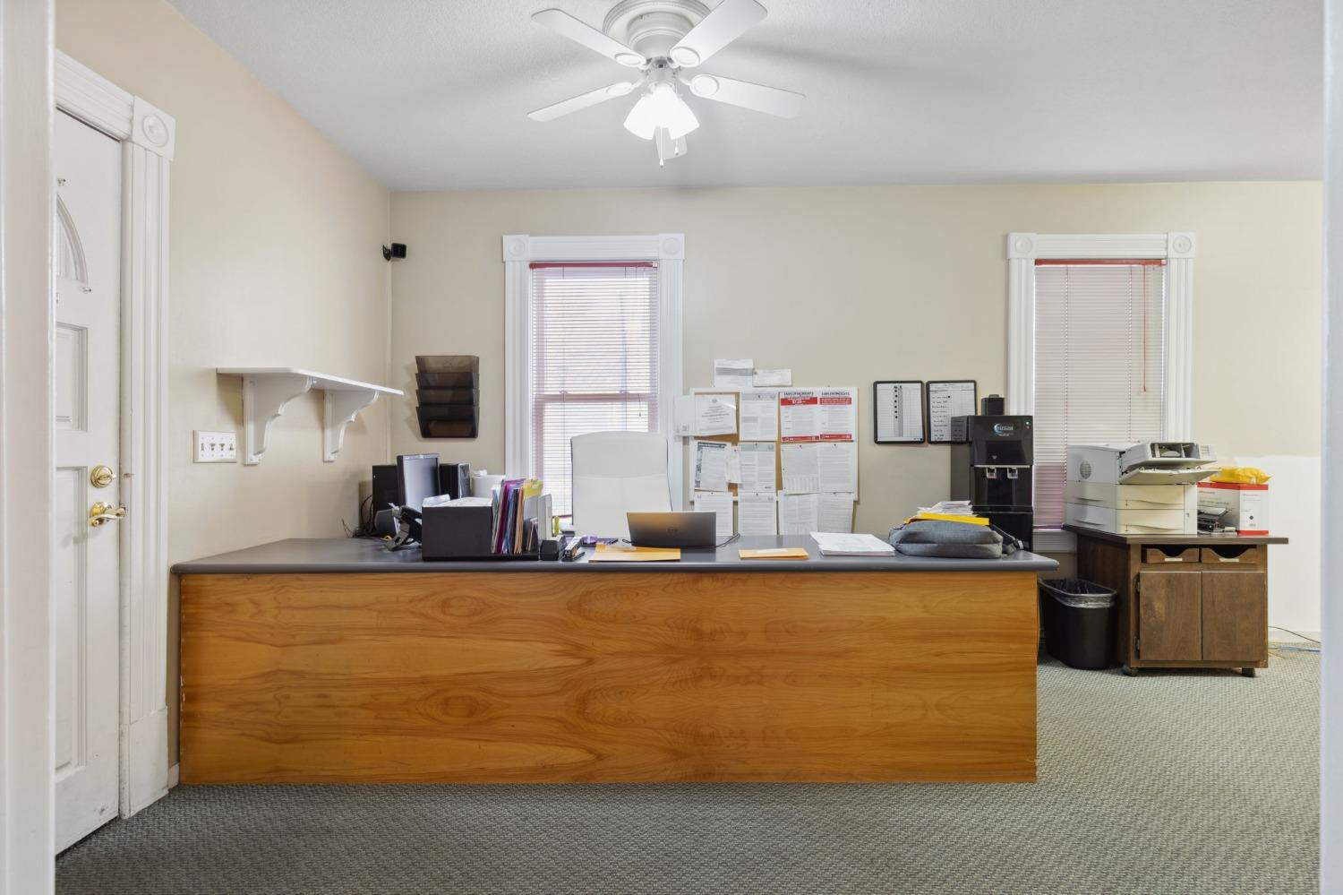 Detail Gallery Image 4 of 19 For 1823 11th St, Sacramento,  CA 95811 - – Beds | – Baths