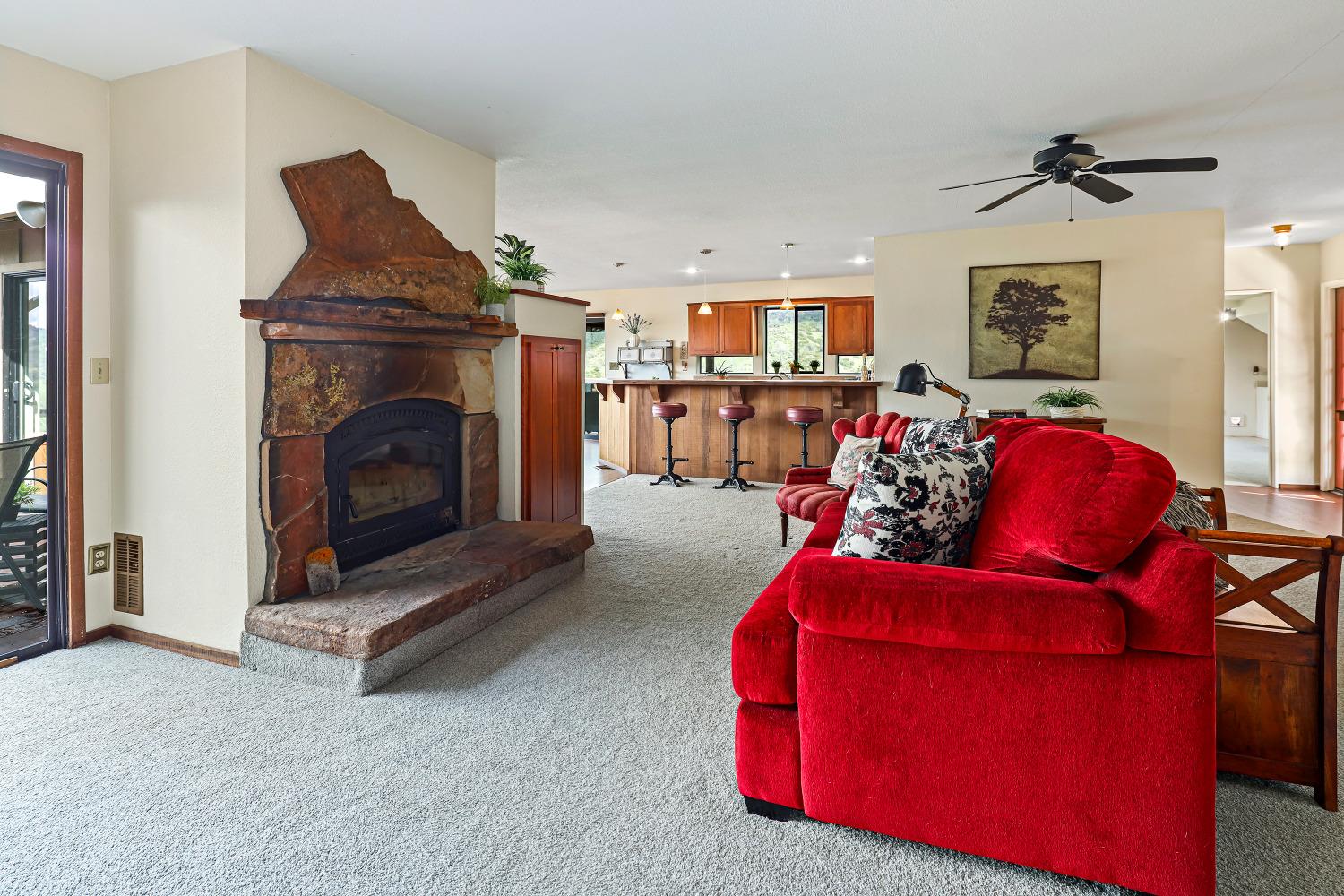 Detail Gallery Image 15 of 86 For 8812 Miwok Trl, Mokelumne Hill,  CA 95245 - 3 Beds | 4 Baths