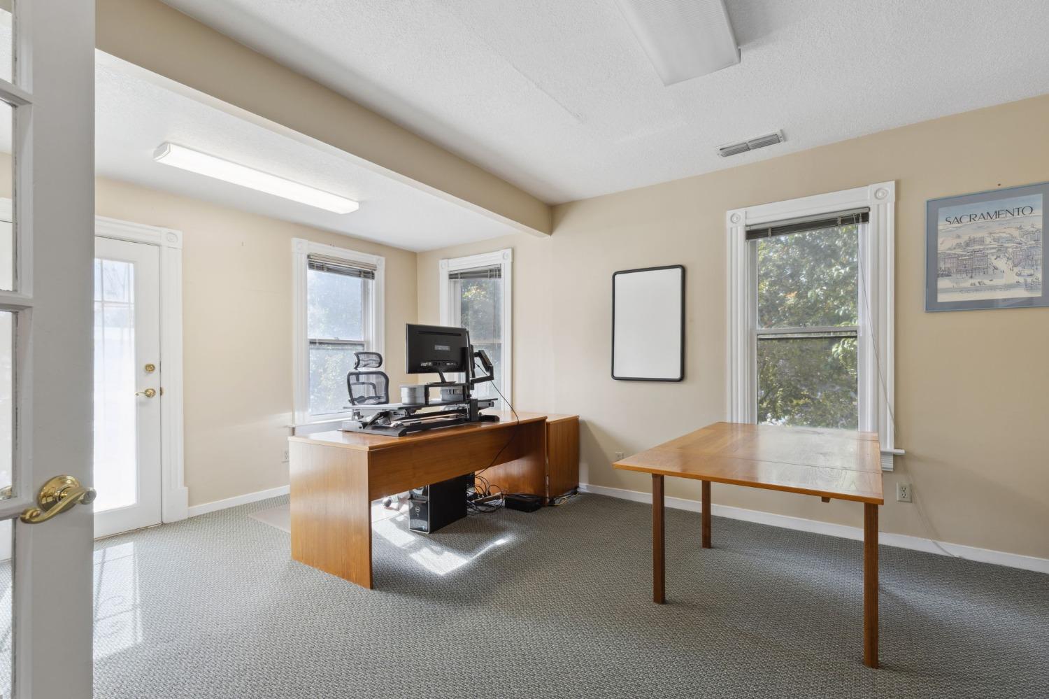 Detail Gallery Image 9 of 19 For 1823 11th St, Sacramento,  CA 95811 - – Beds | – Baths