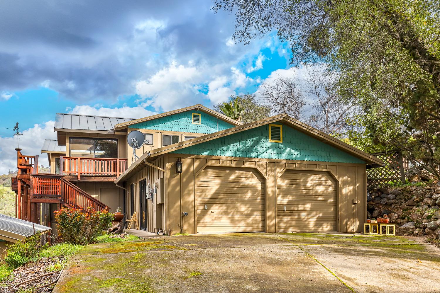 Detail Gallery Image 9 of 86 For 8812 Miwok Trl, Mokelumne Hill,  CA 95245 - 3 Beds | 4 Baths