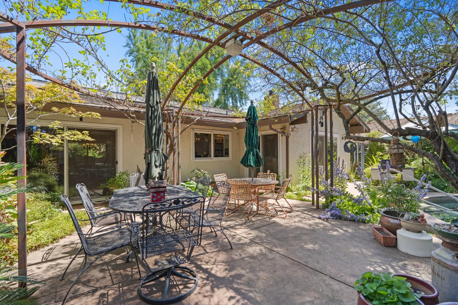 Mira Del Rio Drive, Sacramento, California image 45