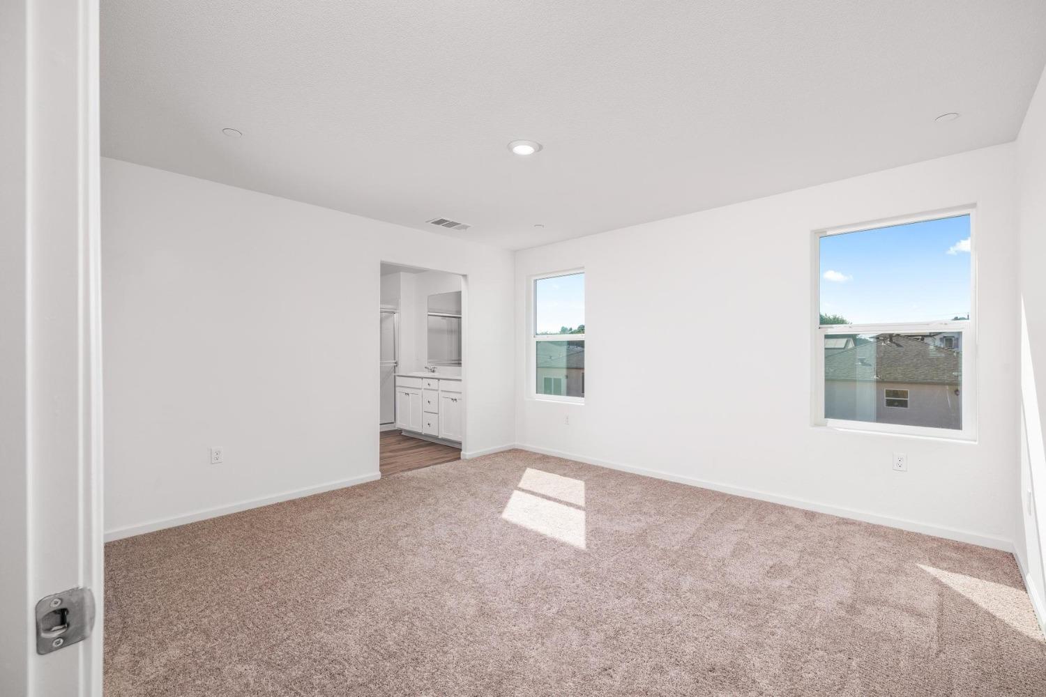 Detail Gallery Image 11 of 18 For 6502 Jackpot Pl, Riverbank,  CA 95367 - 5 Beds | 3 Baths