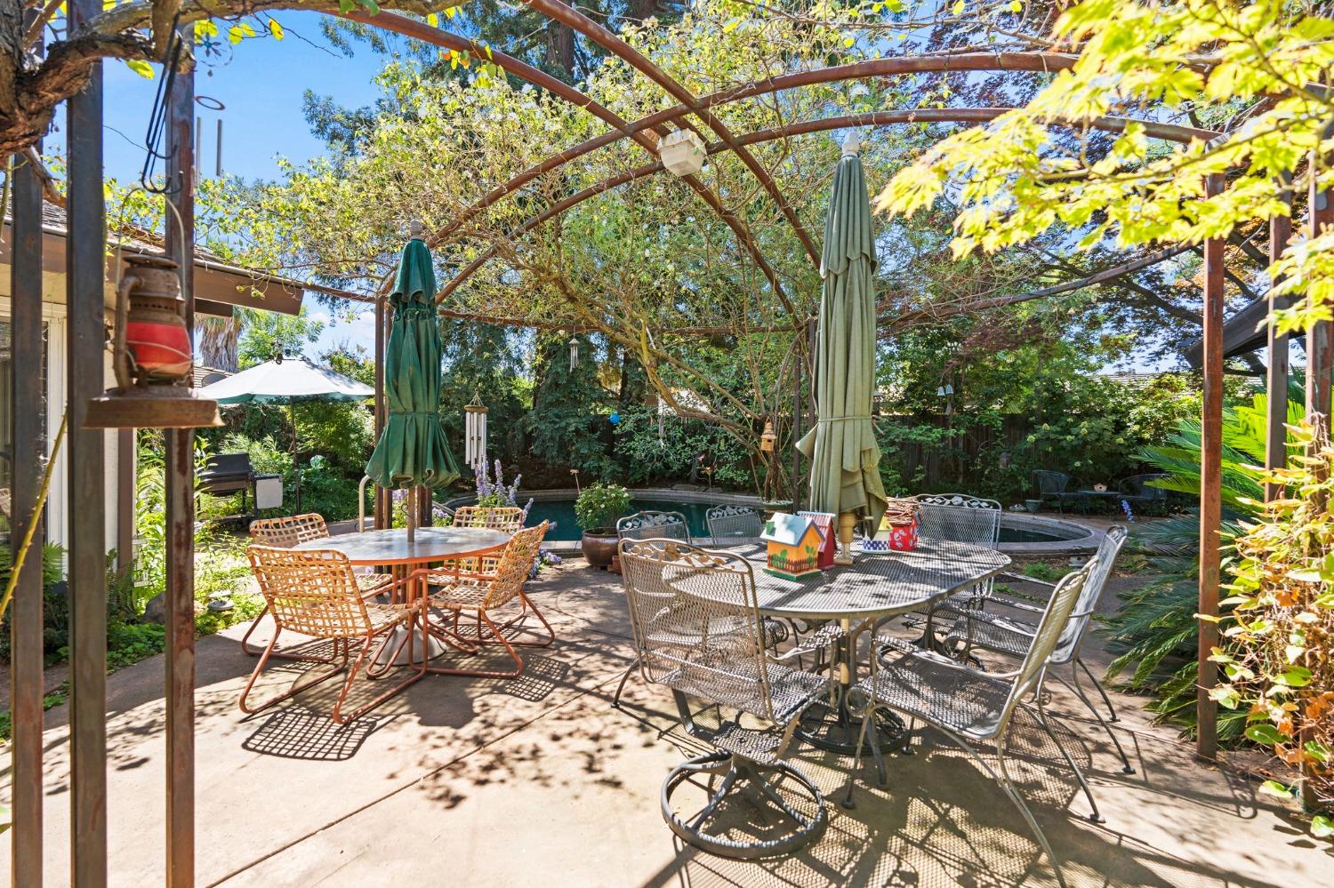 Mira Del Rio Drive, Sacramento, California image 44